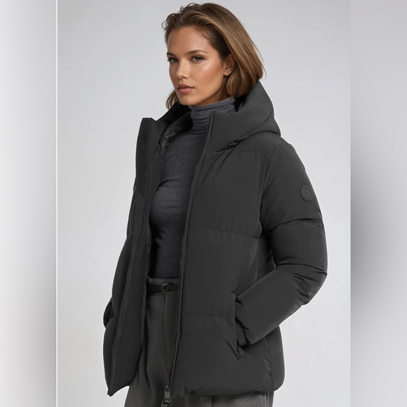 NWT Noize Stacy Short Length Puffer in Charcoal
Size Large - Picture 2 of 11